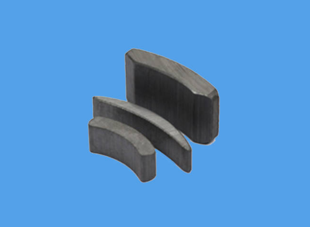 發(fā)電機(jī)里面是鐵氧體磁鐵嗎？