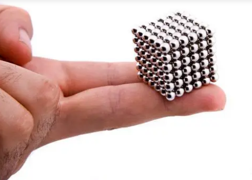 強(qiáng)力磁鐵吸在一起如何分離開？