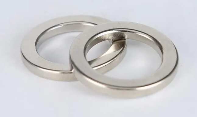 磁鐵廠家?guī)懔私馊绾芜x擇喇叭磁鐵？