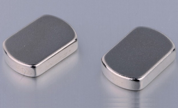 釹鐵硼磁鐵與鐵氧體磁鐵有哪些區(qū)別？