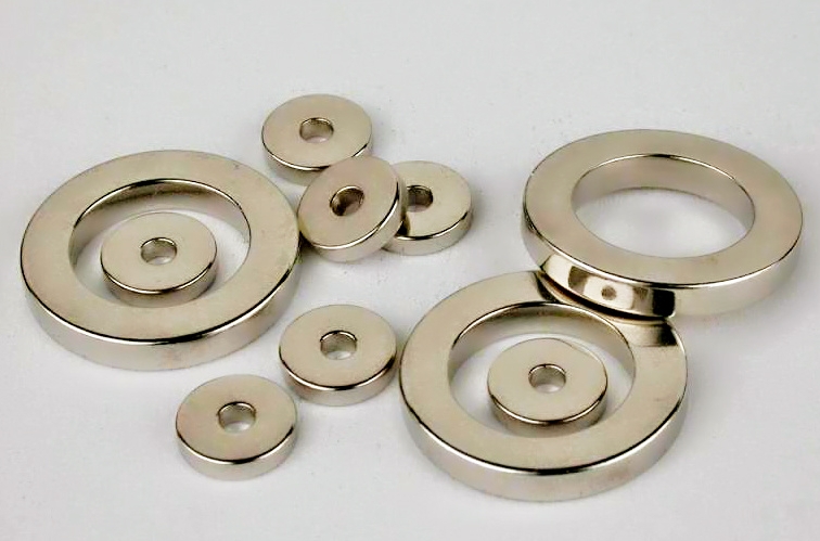 釹鐵硼多極磁環(huán)有哪些分類及優(yōu)缺點呢